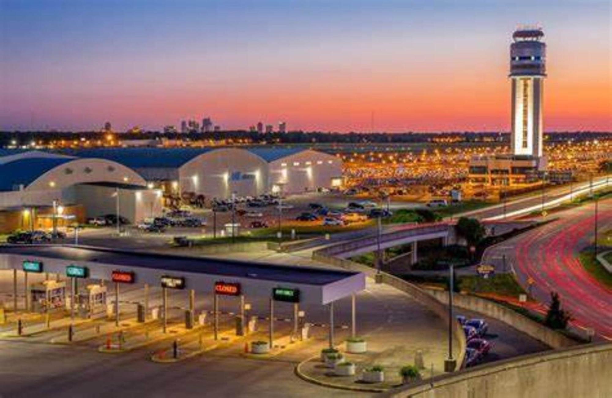 Hotel 6 Ga Airport 2*