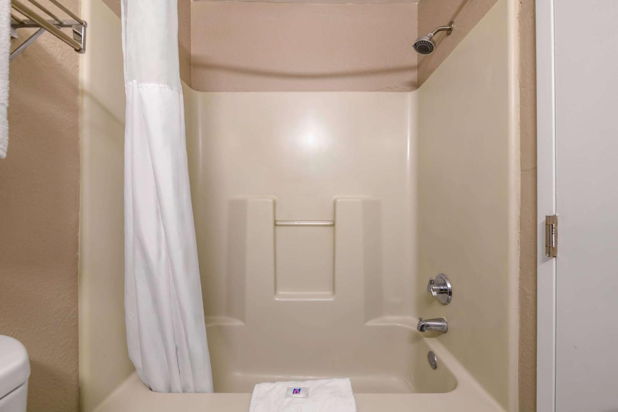 Hotel 6 Ga Airport Columbus