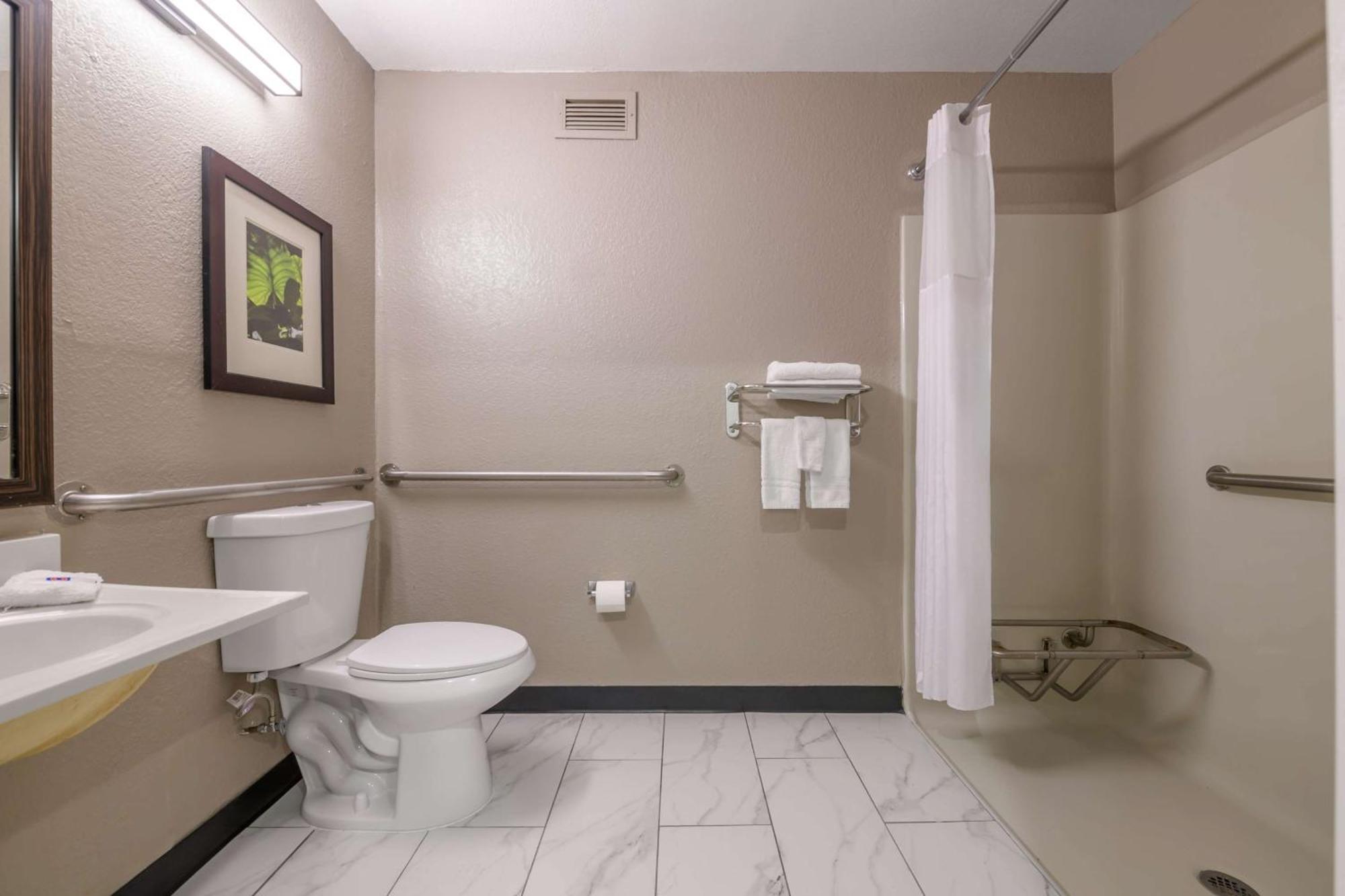 Hotel 6 Ga Airport Columbus